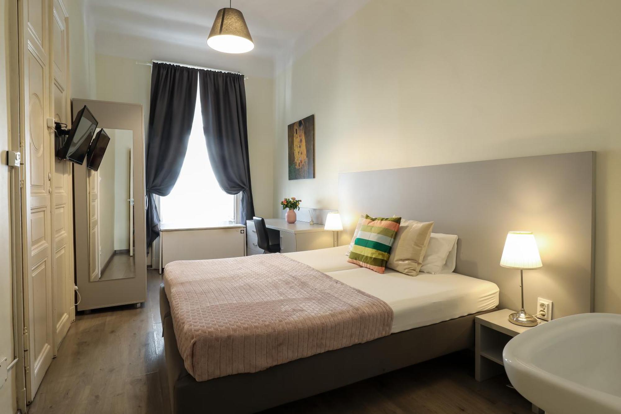 Ozone Private Rooms Будапеща Екстериор снимка