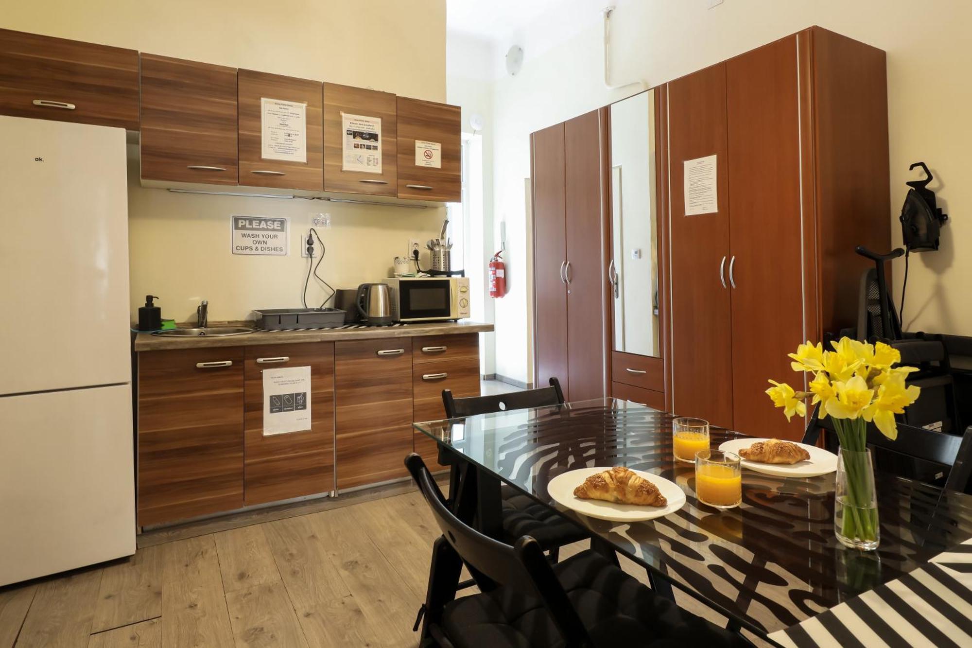 Ozone Private Rooms Будапеща Екстериор снимка