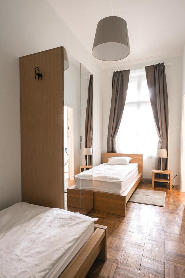 Ozone Private Rooms Будапеща Екстериор снимка